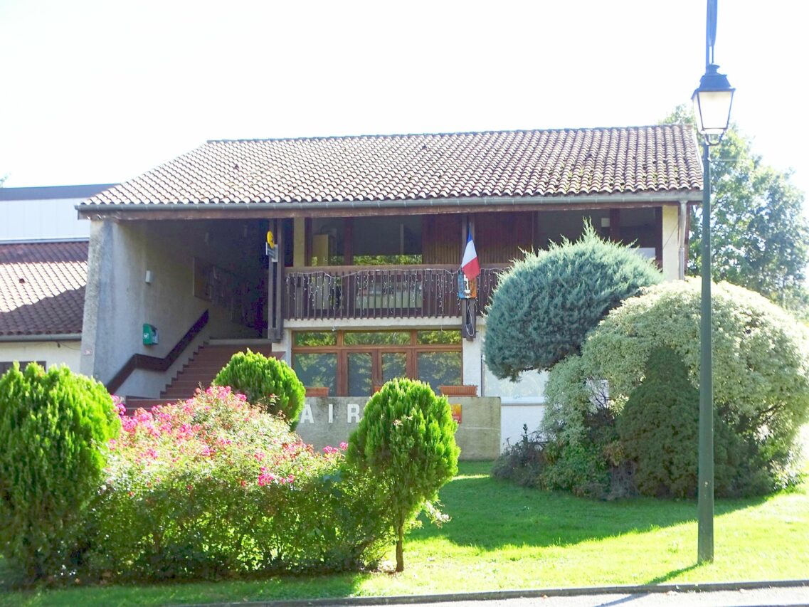 Le joli village de Cassagnabère Tournas accueillera une exposition artistique pendant une semaine début août.