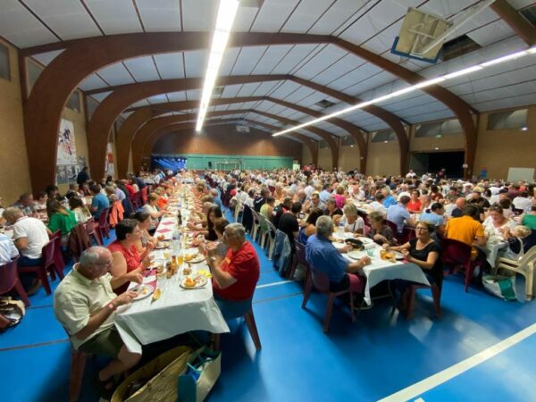 Chaque année, le repas populaire réunit de nombreux martrais