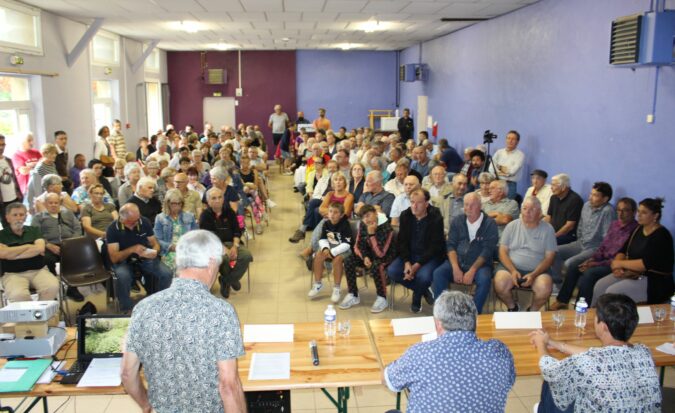 Salle comble pour la réunion publique à Lespugue contre la fermeture totale des Gorges de la Save.