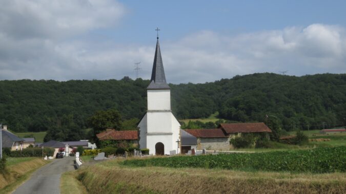 La douce campagne de Moumoulous dans les Hautes-Pyrénées.