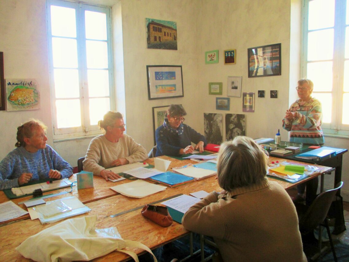 L'atelier de scrapbooking rouvre ses portes au musée de peinture de Saint-Frajou.