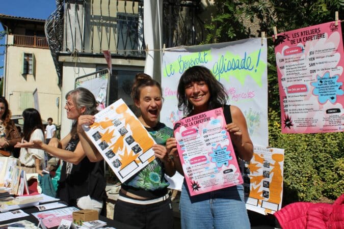 Le tiers-lieu la Glissade a préparé son programme d'octobre (en photo avec le bistrot associatif La Cafetière au forum des assos d'Aurignac).