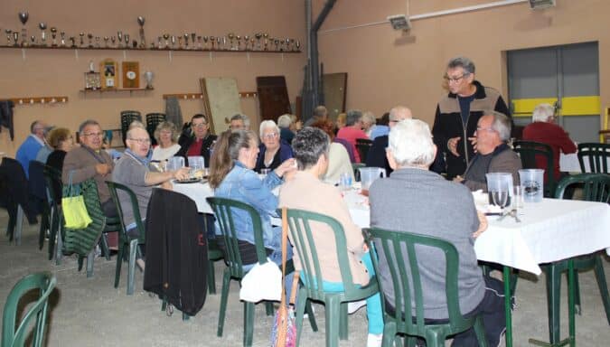 Un bon repas pour fêter l'automne au boulodrome avec La Pétanque boulonnaise.