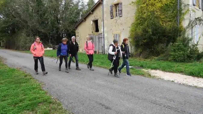 Une jolie balade autour de Montesquieu Guitaut pour les marcheurs de Randonnée à Blajan.