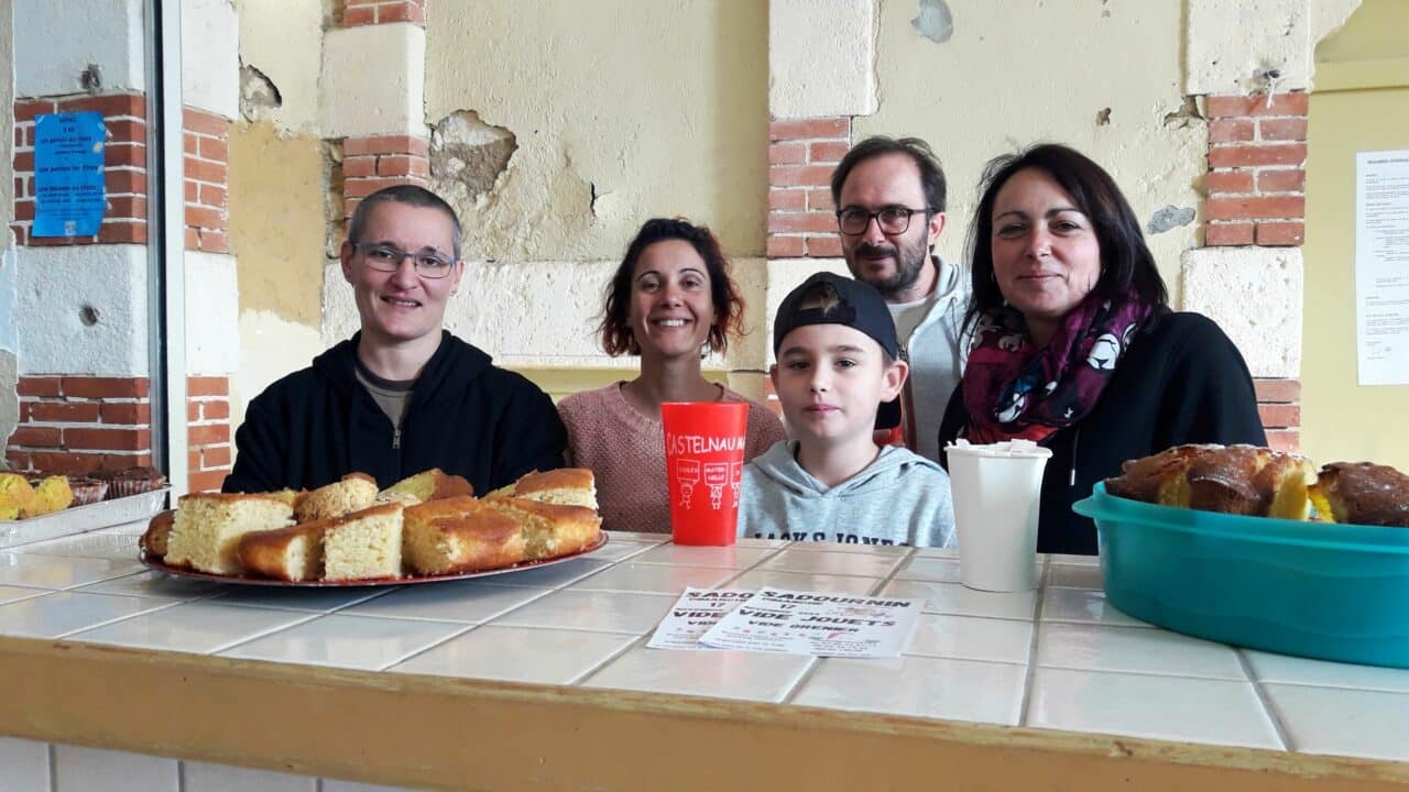 Véronique, Esther, Raphaël, Denis, Aurélie, pour l'association des parents d'élèves Les Parets.