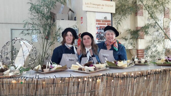 Les jolies fromagères des Rég'Halles du Magnoac.