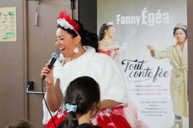 La fée Fanny au marché de Noël de Boulogne.