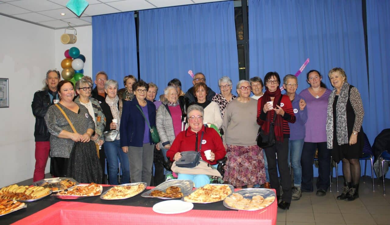 L'équipe au complet des Restos du Coeur de Boulogne.