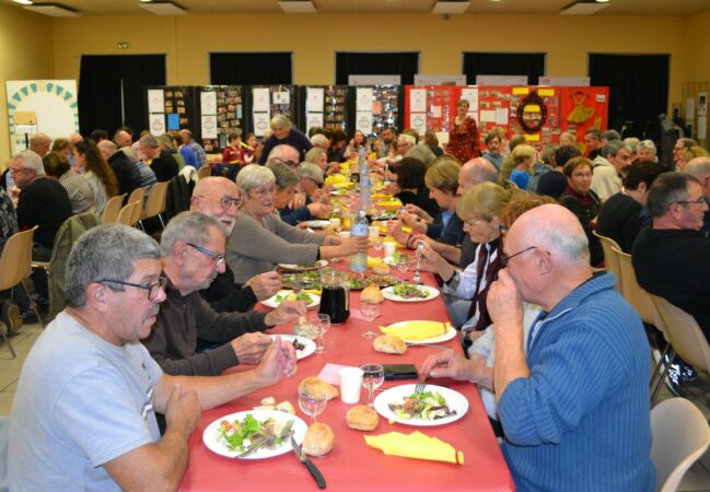 Un repas généreux a réuni les participants