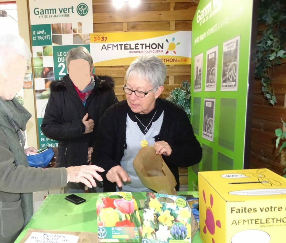 La vente de bulbes à fleurs au Gammvert de Boulogne, un vrai succès pour le Téléthon avec l'association BBQ de Blajan. (photo archives)