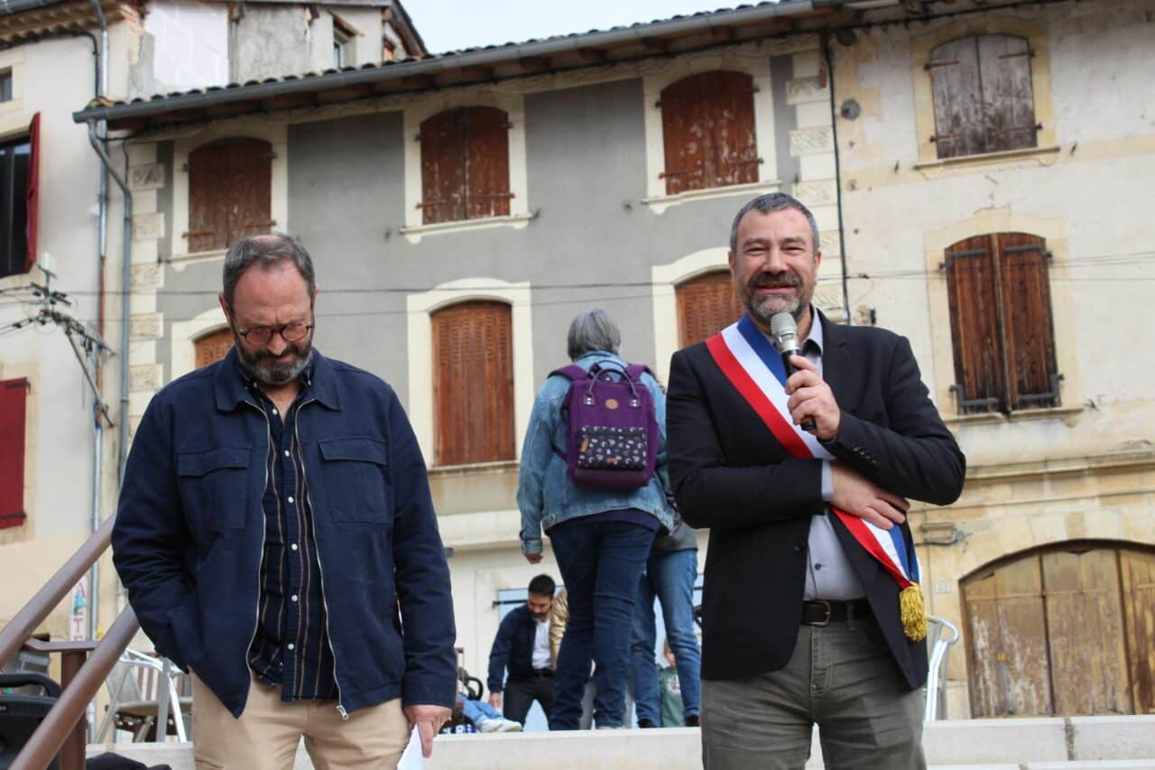 Le maire d'Aurignac Jean-Michel Losego, et Régis Farré représentant des salariés du Comtal, lors de la manifestation contre le déménagement du foyer à Boussens.