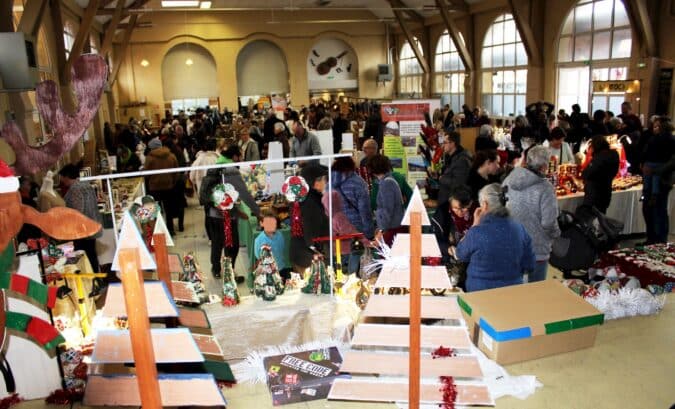 Un monde fou au marché de noël de Castelnau samedi 7 décembre.