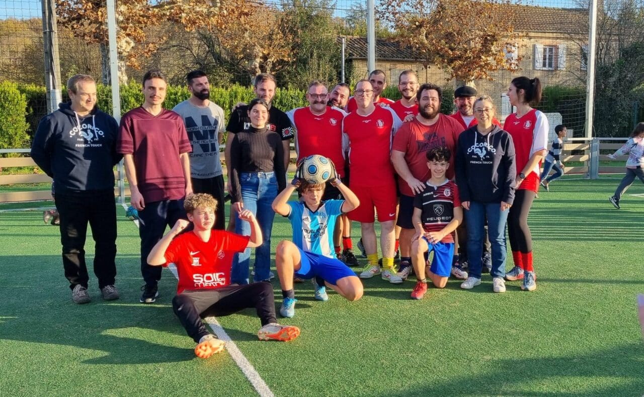 Le match de foot organisé par les pompiers de l'Isle pour le Téléthon, les karatékas ont joué le jeu.