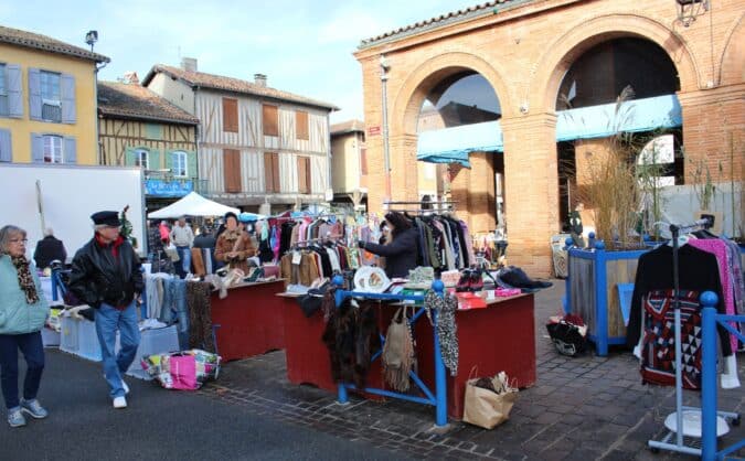 Une journée parfaite pour la brocante à L'Isle-en-Dodon dimanche 1er décembre.