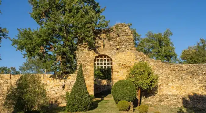 Le château de Saint-Marcet, but de la randonnée organisée par le club de gym le 2 février.