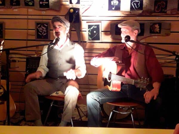 André Beauregard et Stéphane Vignon, Les Pieds sur la Table, en concert à la Cafetière.