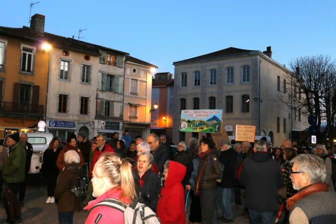 Ce furent 130 personnes selon la police qui ont parcouru les rues de Saint-Gaudens bruyamment