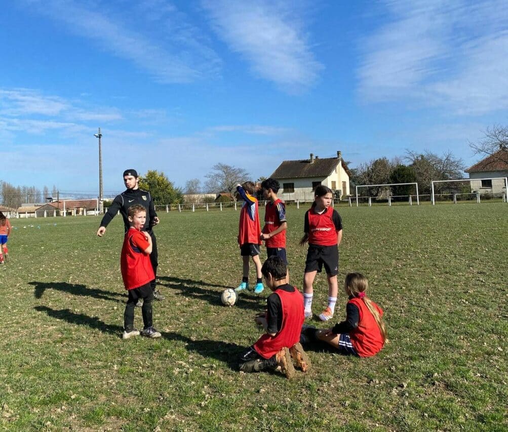 Superbe première journée de stage à l'école de foot Save-Gesse.