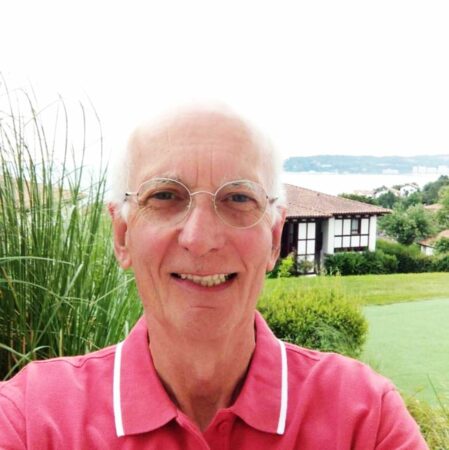 Gérard Freyssenge, passionné d'apiculture et de nature, présentera son 7ème ouvrage, Quand la nature nous inspire, au salon du livre de Ciadoux.