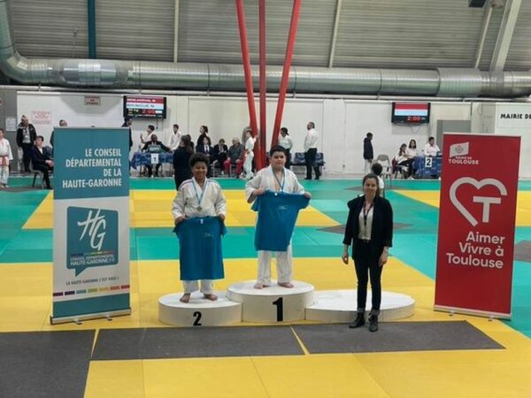 Le club de judo de Boulogne attend son nouveau professeur. (Ariane et Nathéo, champions départementaux au Critérium 2025).