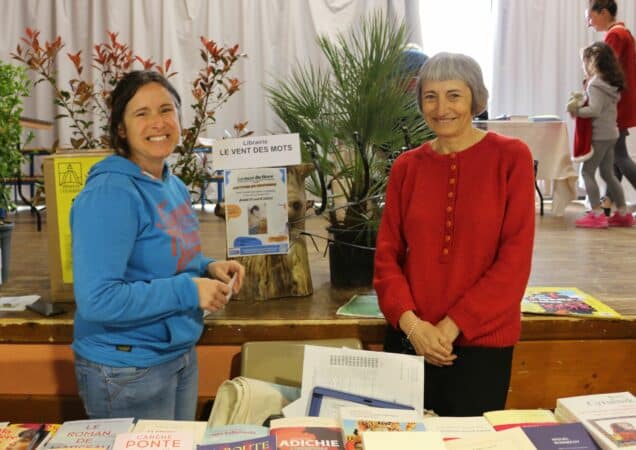 Emilie et Sylvie Blanquet, de la librairie le Vent des Mots à Lannemezan, présentes au salon du livre de Ciadoux.