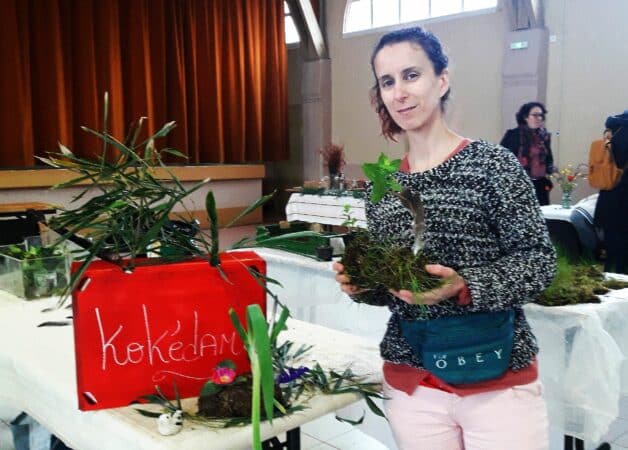 Pendant la fête du Printemps à Castelnau, Audrey David, naturopathe à Monléon, a initié les visiteurs à la fabrication des kokédamas, boules végétales pour petites plantes.