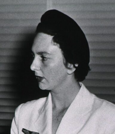 Geneviève de Galard (ici en 1954 source Wikipedia), infirmière héroïque de la guerre d'Indochine, est liée aux Terre d'Aurignac.