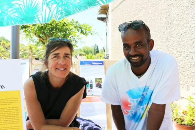 Magalie, famille d'accueil à Aurignac, et Abdi Karim, de l'association Sportis.