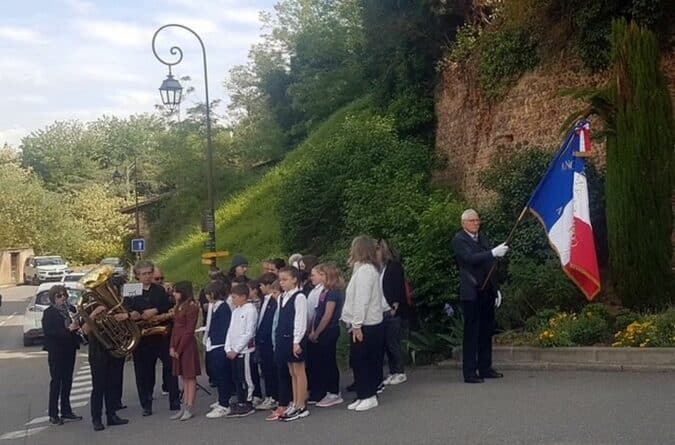 Les enfants entonnent la Marseillaise