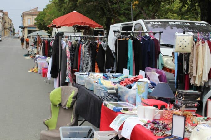 Le vide-greniers du Festiv'été de la Virée des As.