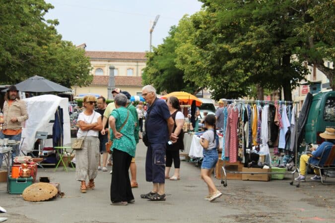 Le vide-greniers du Festiv'été de la Virée des As.