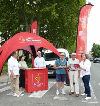 La Région Occitanie à l’écoute sur le marché de Carbonne
