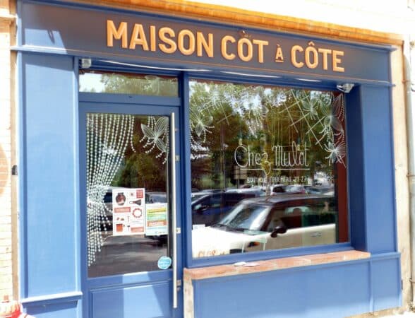 Une adresse ouverte sur le savoir-faire, la passion du beau geste et de la belle facture.