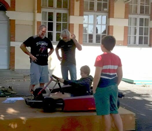 La MJC prépare un caisse à savon pour la course de septembre à l'Isle-en-Dodon.