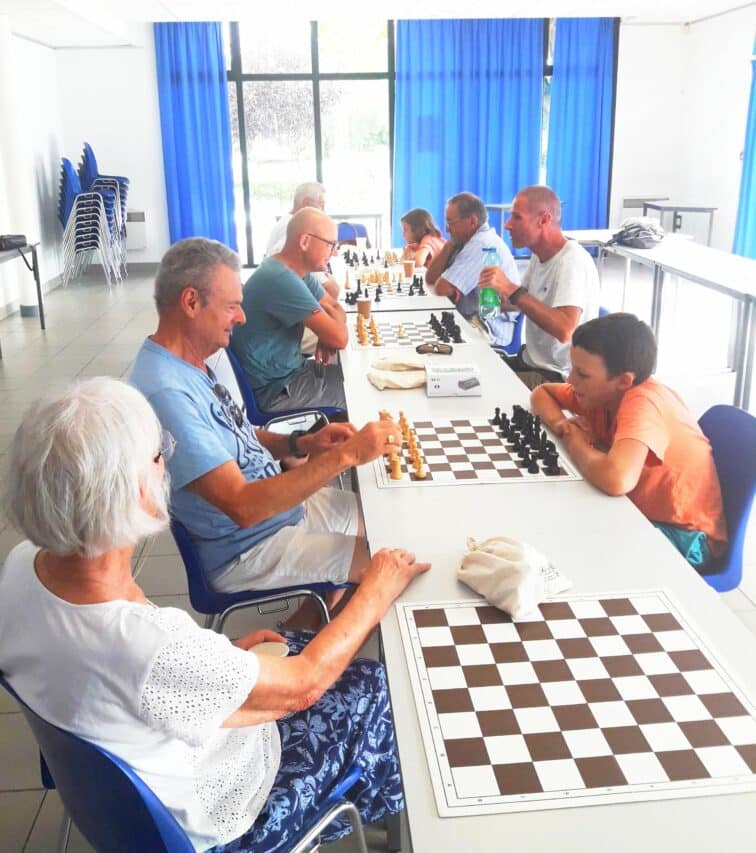 L'Echiquier de la Gesse, un club de loisirs où les générations se mêlent dans la même passion, le jeu d'échecs.