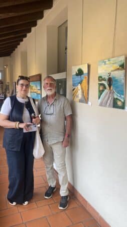 Une photo souvenir devant ses 2 tableaux avec le président de SEI