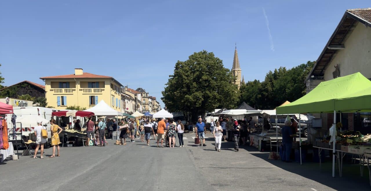 Attention le marché de Boulogne sera en partie déménagé mercredi 13 août place de la Mairie, en raison de la fête.