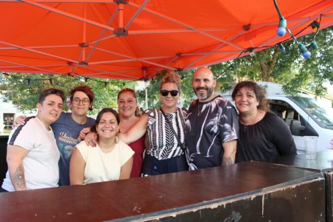 Une joyeuse soirée organisée par le Fil Comité des fêtes à L'Isle en Dodon, avec le marché nocturne gourmand et le vide-greniers, dernière édition de l'été.