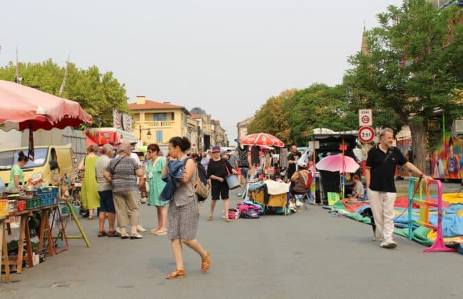Un beau vide-greniers pour la fête du 15 août, qui a attiré beaucoup de chalands.