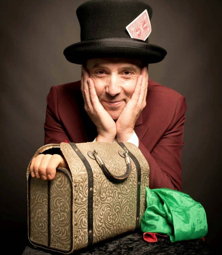 Un atelier pour découvrir les techniques de la magie mais pas seulement (Tachou la Magie, crédit photo Chenu).