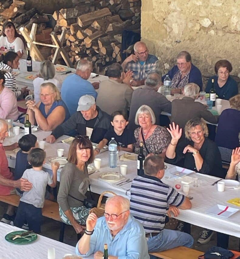La belle fête champêtre du quartier Avezac à Charlas.