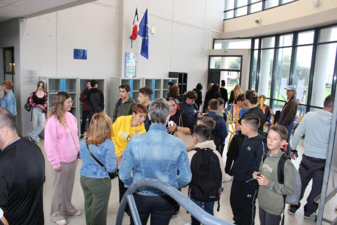Jour de rentrée au collège Charles Suran de Boulogne.