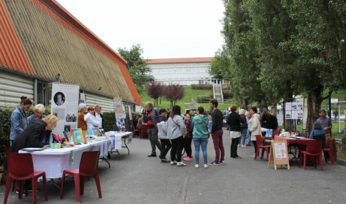 Diversité de l'offre de divertissement à Aurignac, le Forum de rentrée des associations locales.
