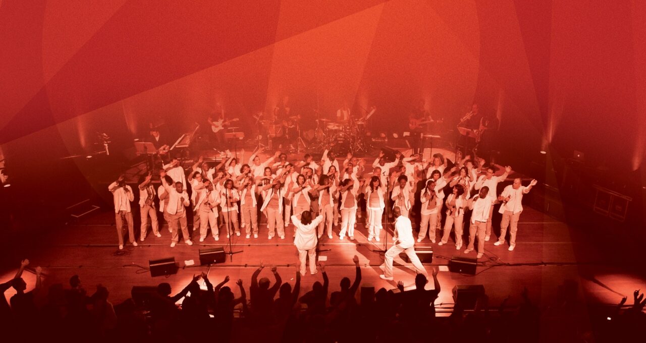 Gospel Praise Family en concert à Saint-Blancard, un spectacle pour Octobre Rose.