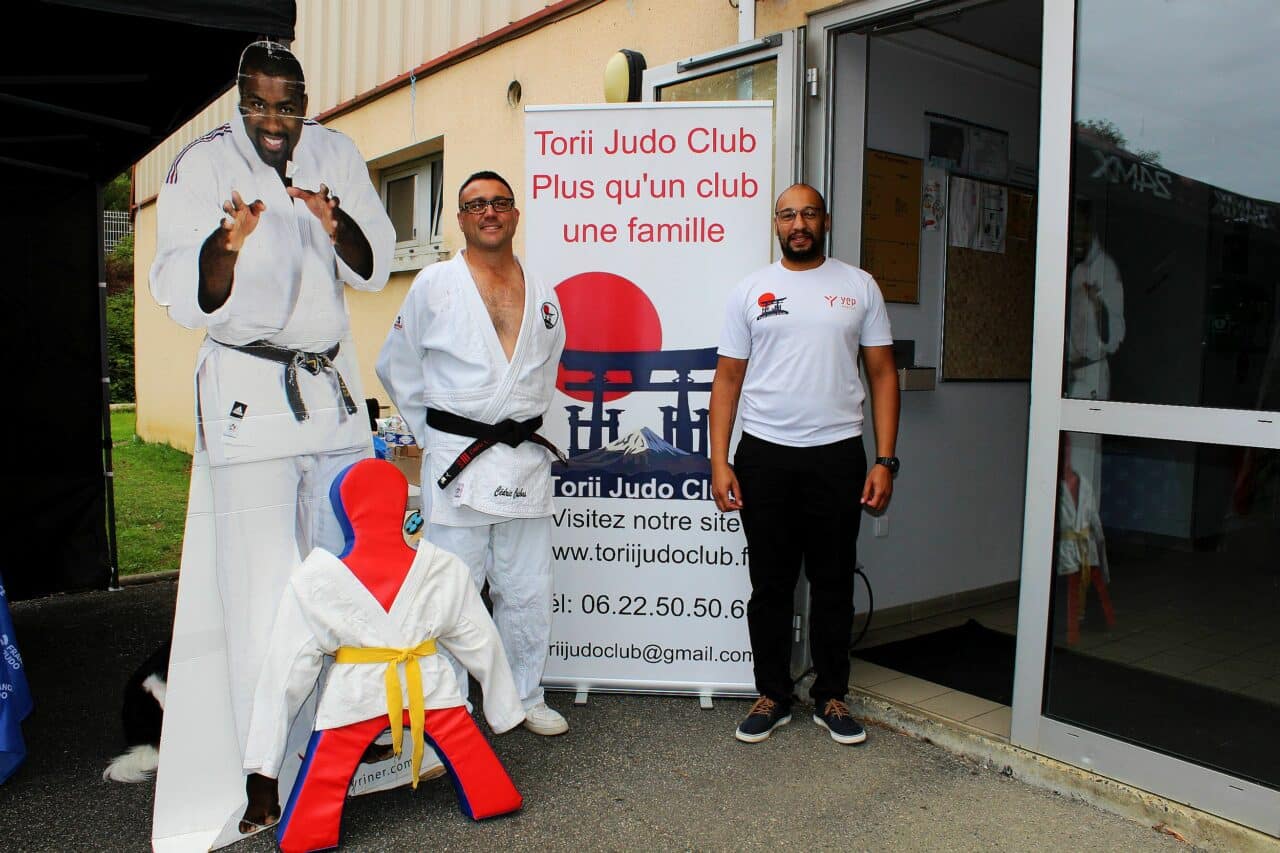 Un label d'Or pour le Torii Judo club, décerné par la Fédération. (Cédric Casbas et Christophe Irep, coachs)