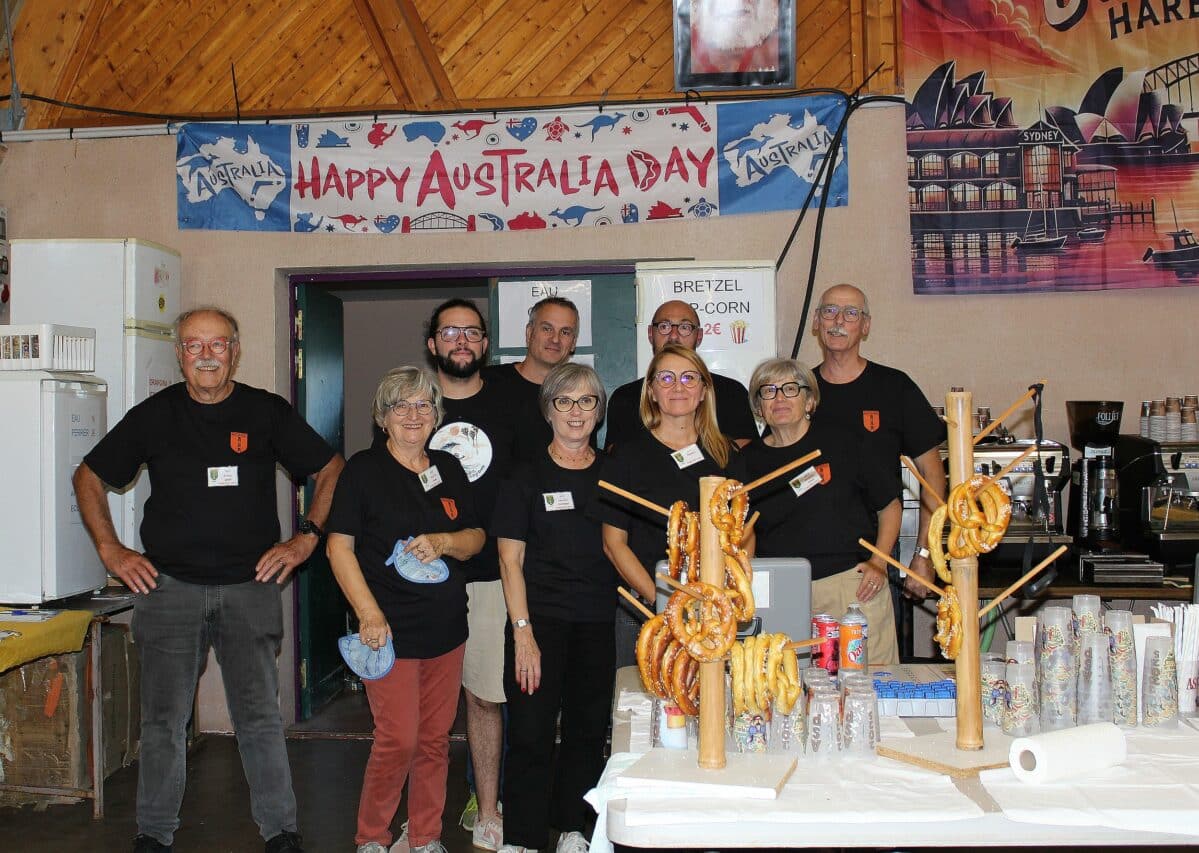 Aurignac sous Pression, une superbe fête de la bière concocté par une équipe au top. (une partie des bénévoles à la buvette).