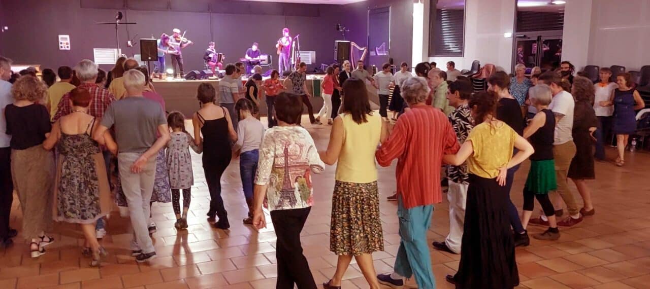 Des bals et des ateliers pour s'initier aux danses traditionnelles