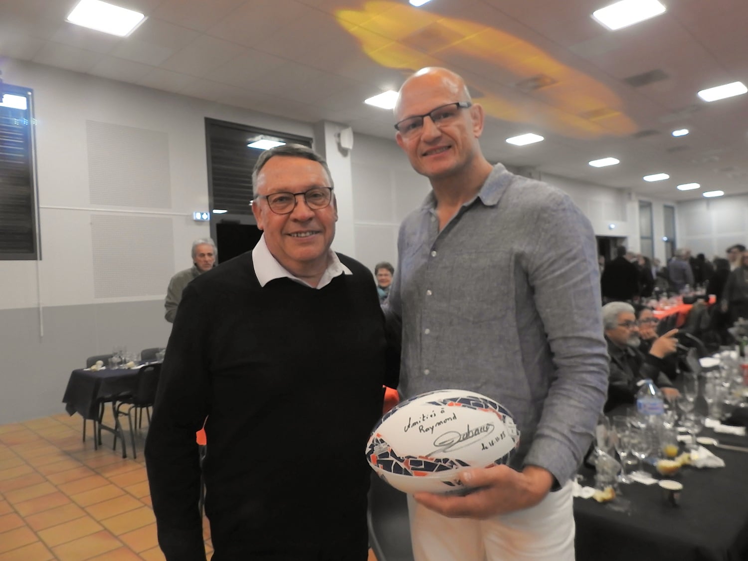 Zeek Patrick Rugby M. Raymond Defis maire de Cazères G. avec Patrick Tabacco joueur ...