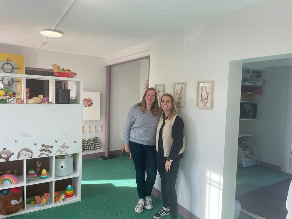 Marlène et Marie-Laure, les deux nounous de la nouvelle MAM de Saint-Blancard.