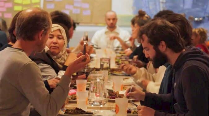 Le film Manger pour vivre sera diffusé mercredi 5 octobre à la Glissade, suivi d'un débat sur l'alimentation pour tous. (photo © Valérie Simonet/Comic Strip Production)